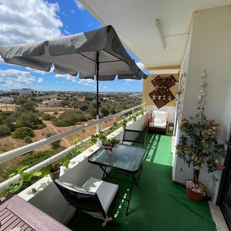 Cozy Sunny Apartment Wi-Fi & Ac アルヴォル エクステリア 写真